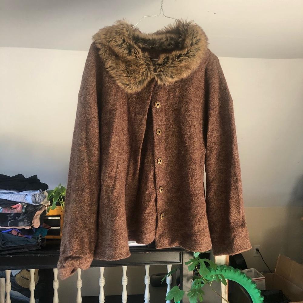 Fur collar sweater